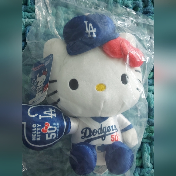 Hello Kitty x LA Dodgers 50th Anniversary limited edition - Picture 6 of 8
